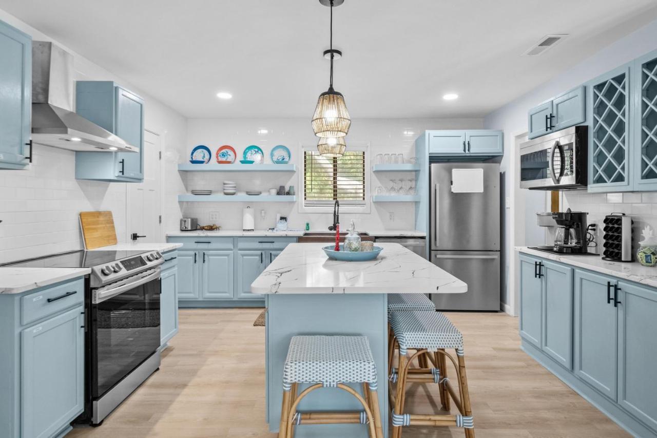 The Blue Lagoon Pine Knoll Shores Exterior foto
