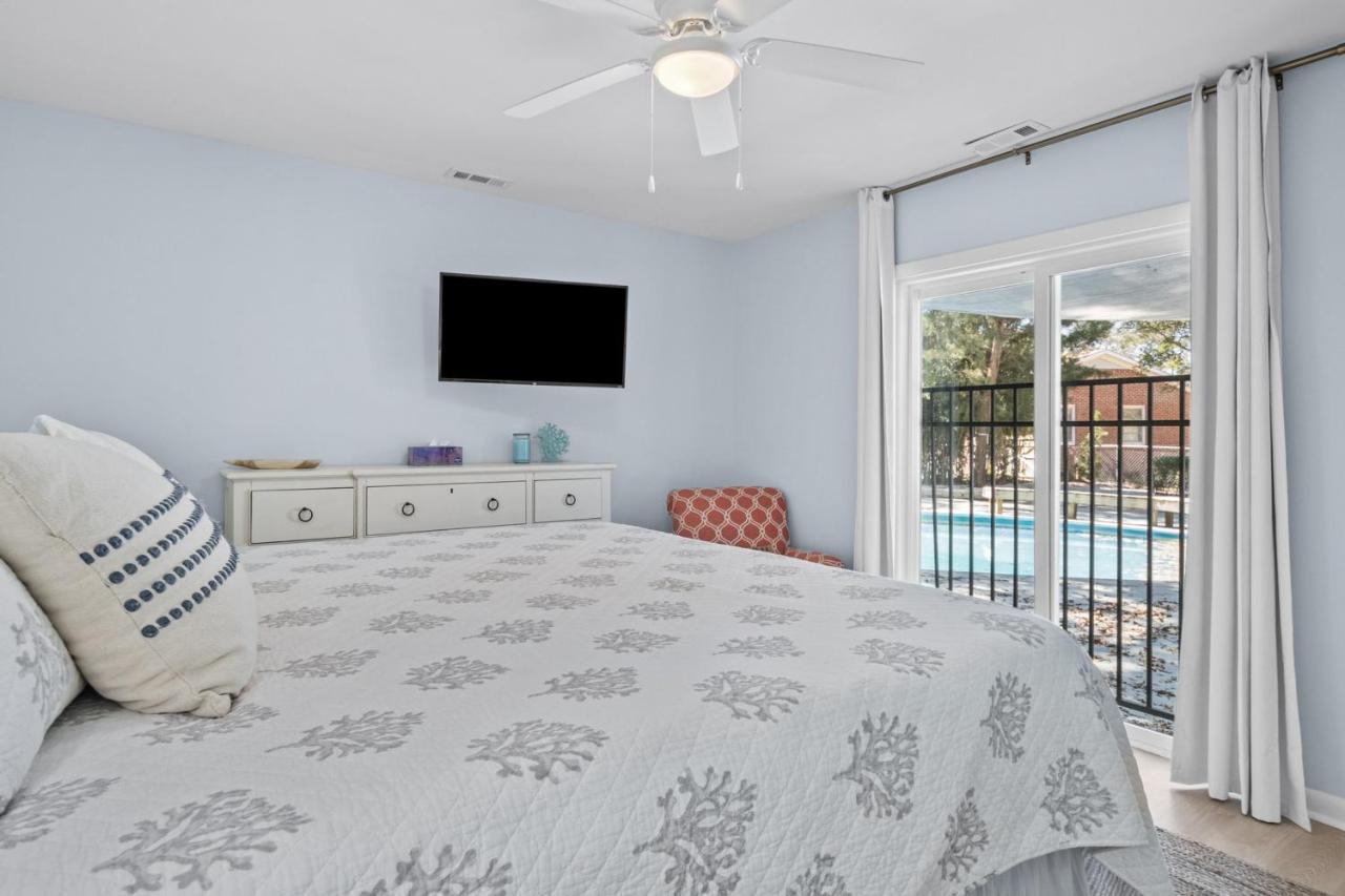 The Blue Lagoon Pine Knoll Shores Exterior foto